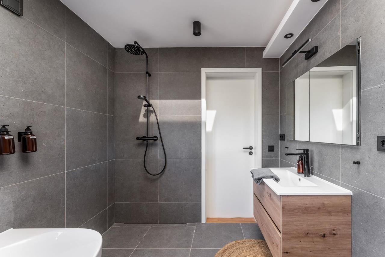 Gemuetliches Und Lichtdurchflutetes Penthouse Mit Sternenhimmelblick, Boxspringbett Und Terrasse - Gute Anbindung An Die Innenstadt Kassel Exterior foto